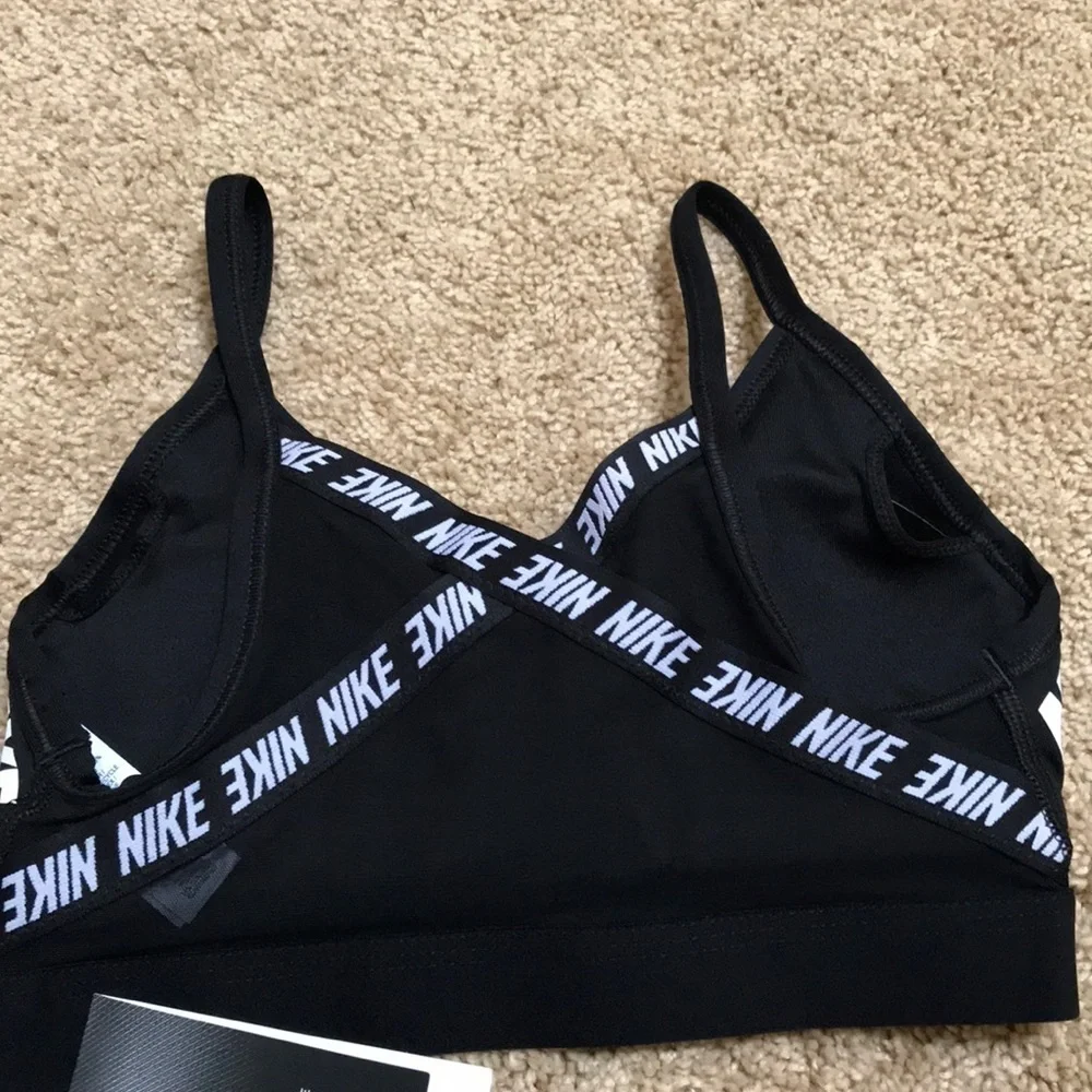 New! NIKE Size XS black light support padded sports bra